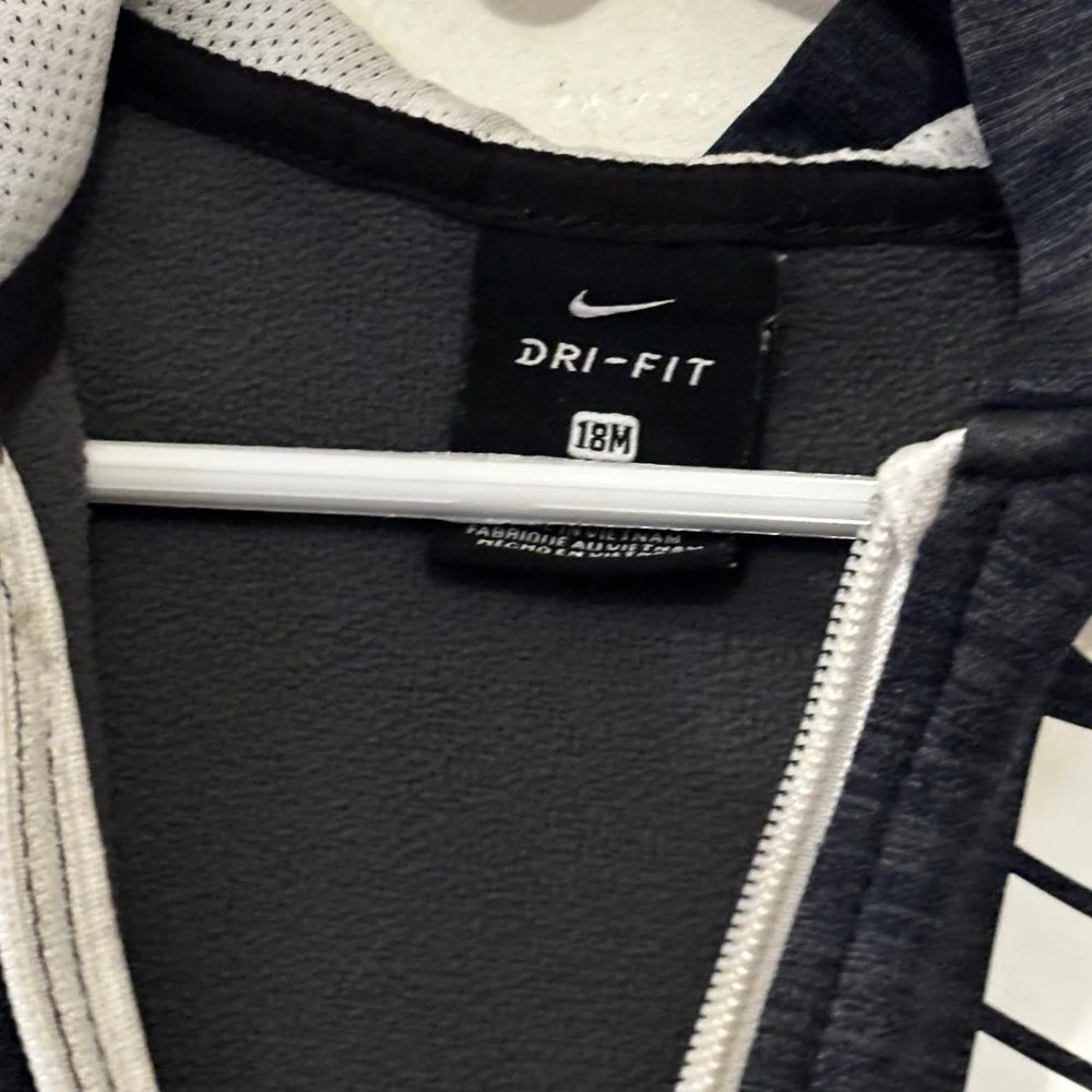 Nike Boys Hoodie 18‎ Months EUC Dri Fit Black White Zip Up